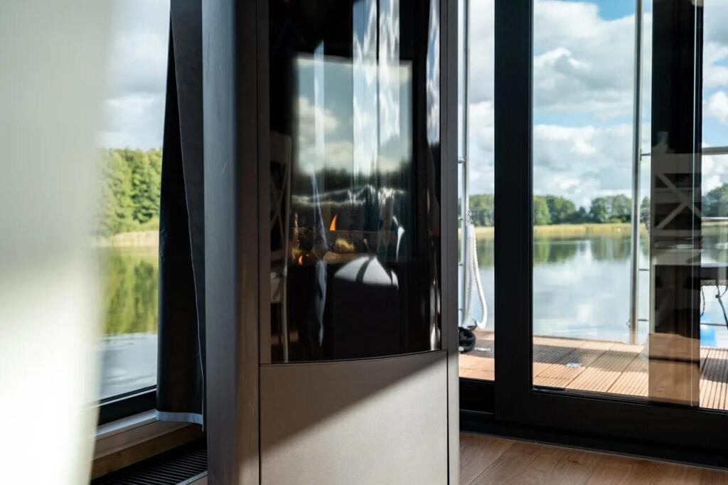 House boat 
