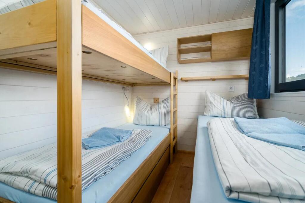 House boat 