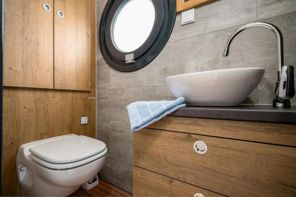 House boat 