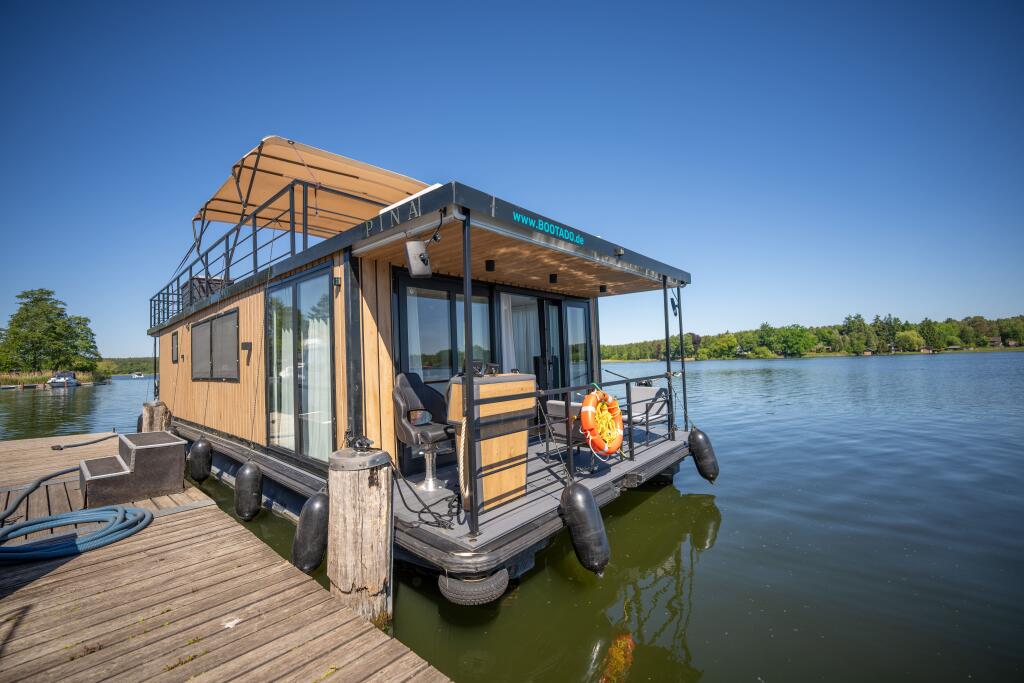 House boat 
