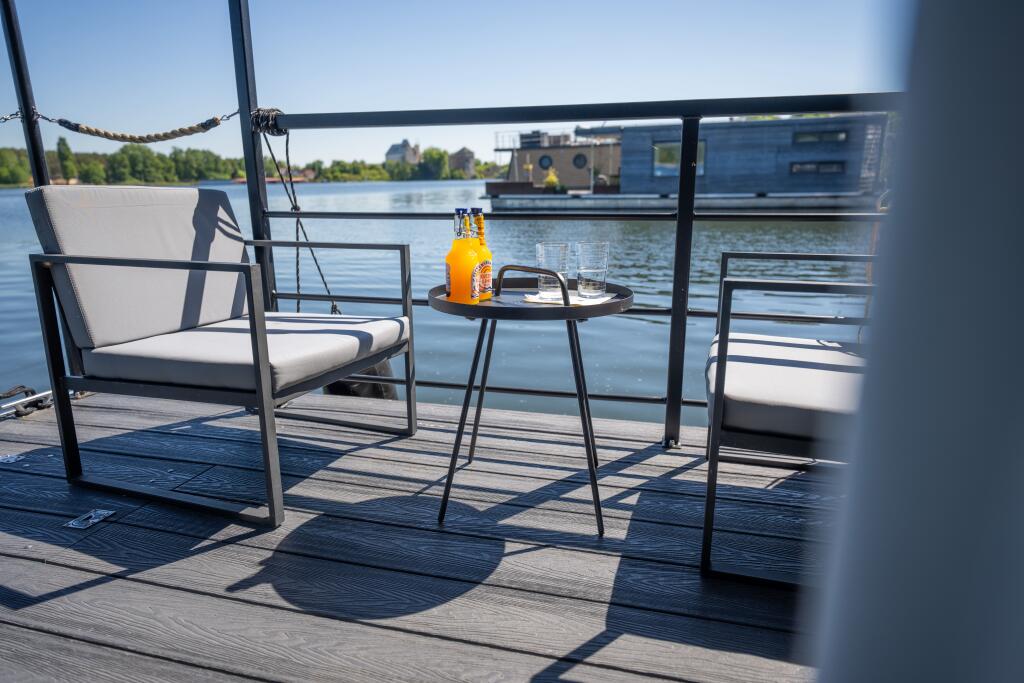 House boat 