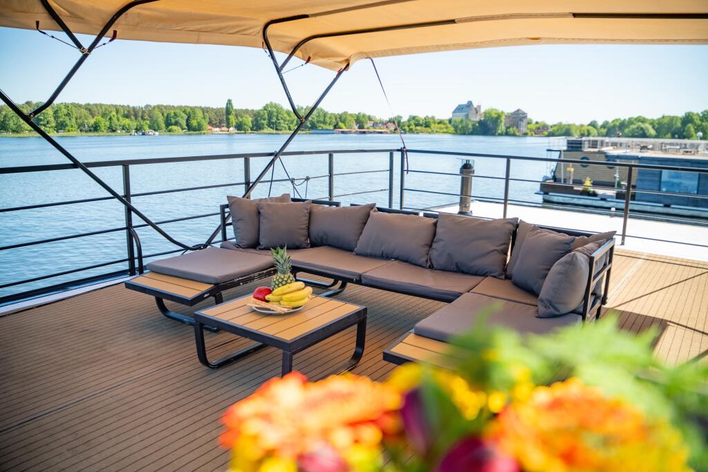 House boat 