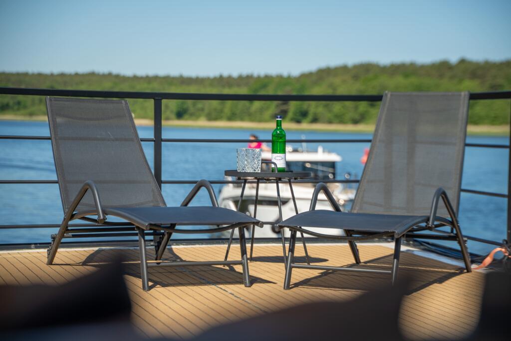 House boat 