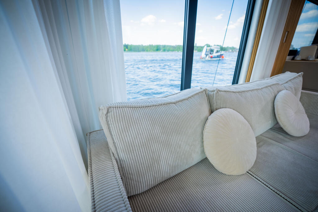 House boat 
