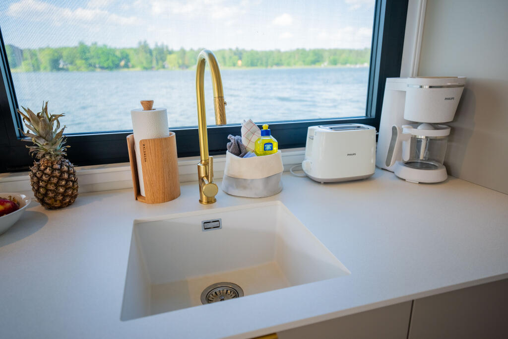 House boat 