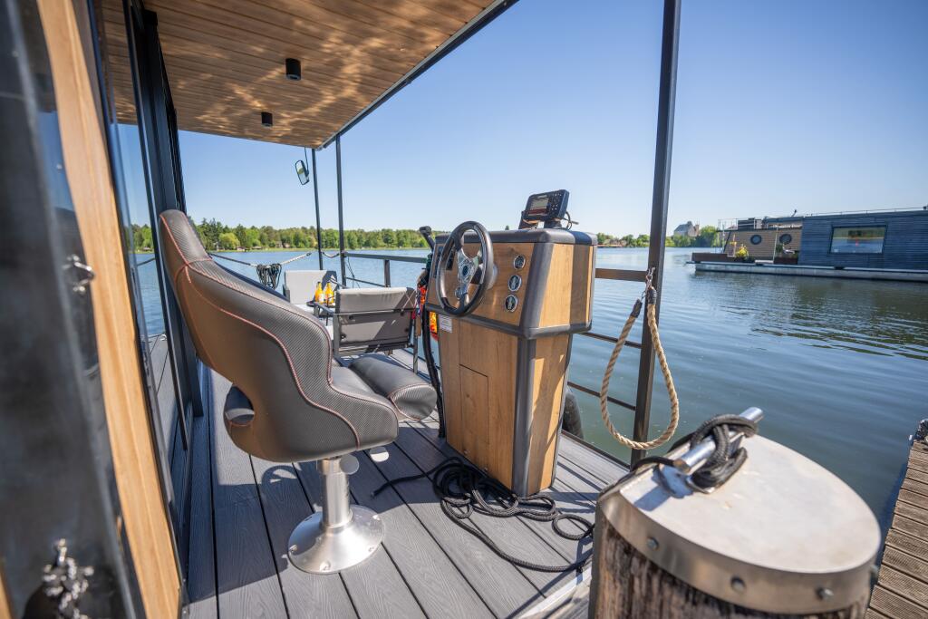 House boat 