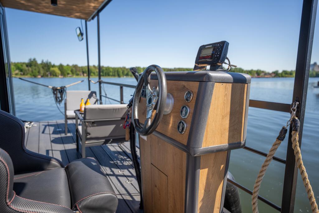 House boat 