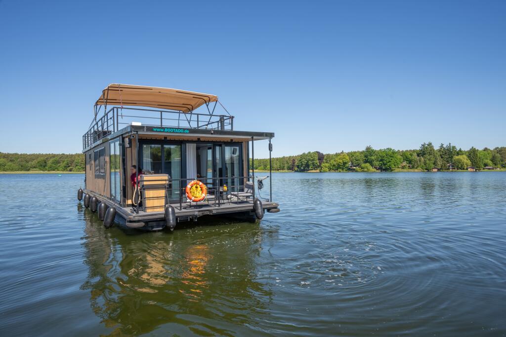 House boat 