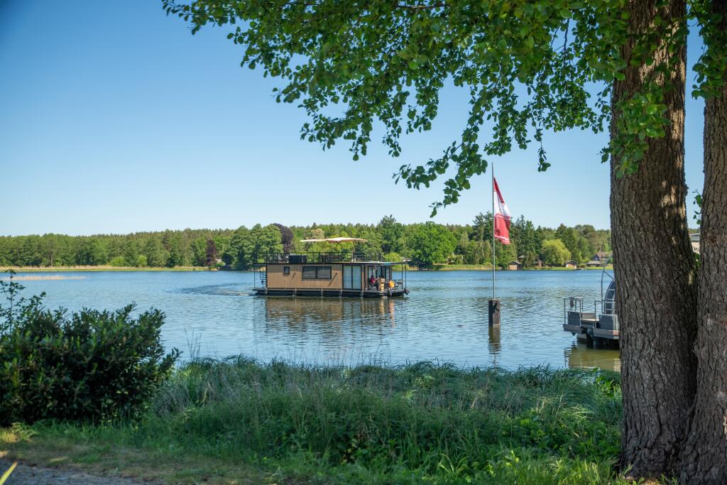 House boat 