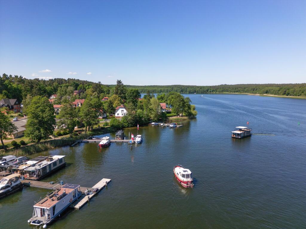 House boat 