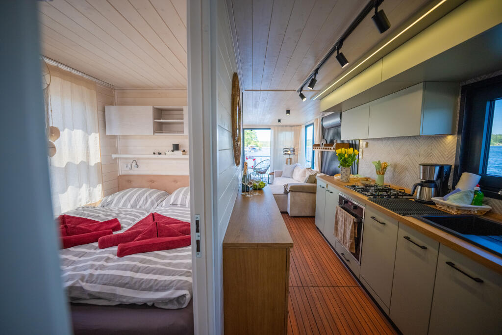 House boat 