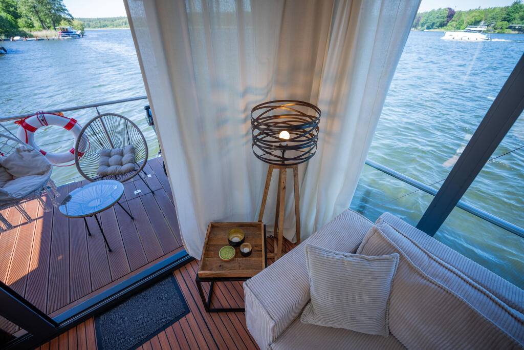 House boat 