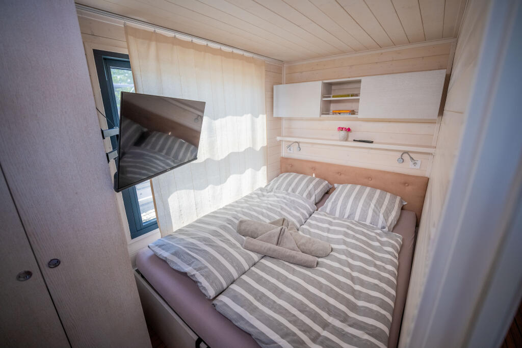 House boat 