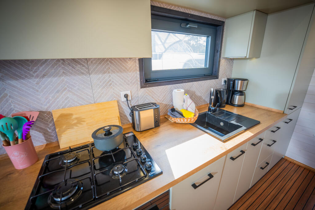 House boat 