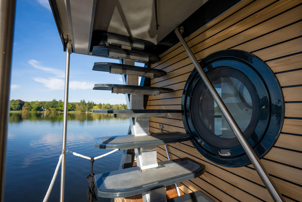 House boat 
