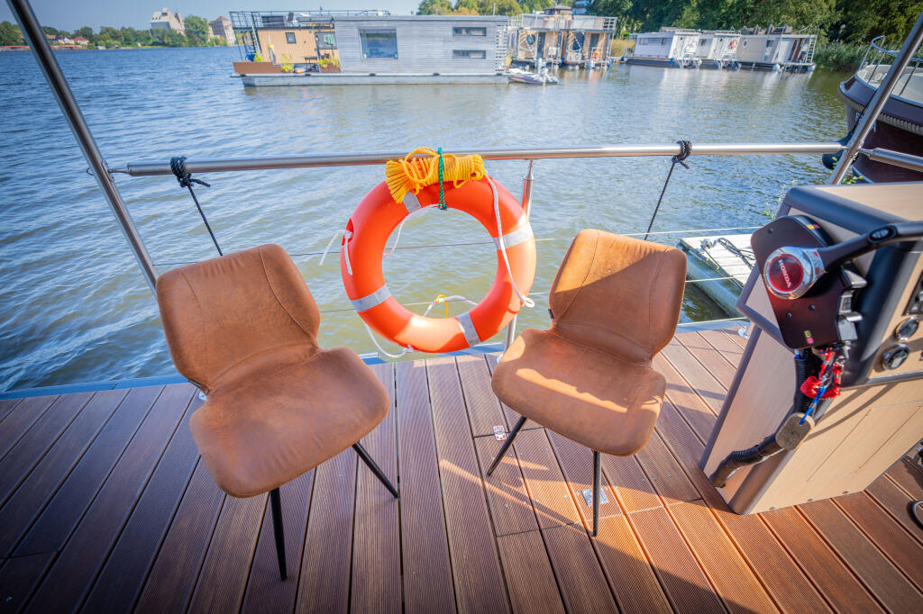 House boat 