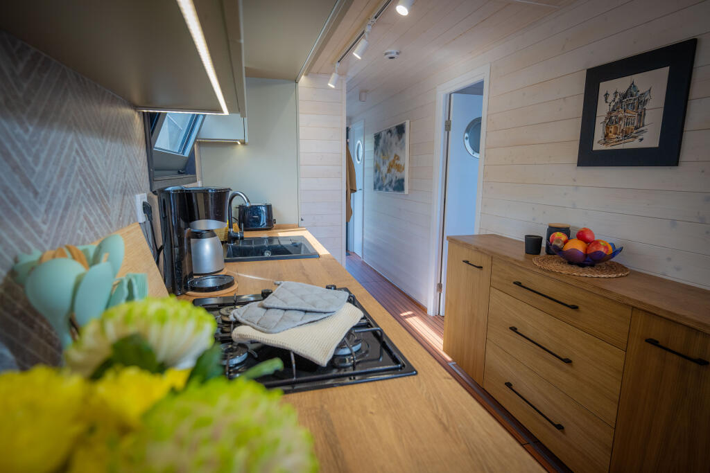 House boat 