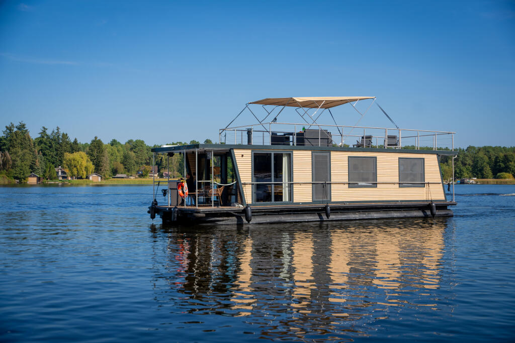 House boat 