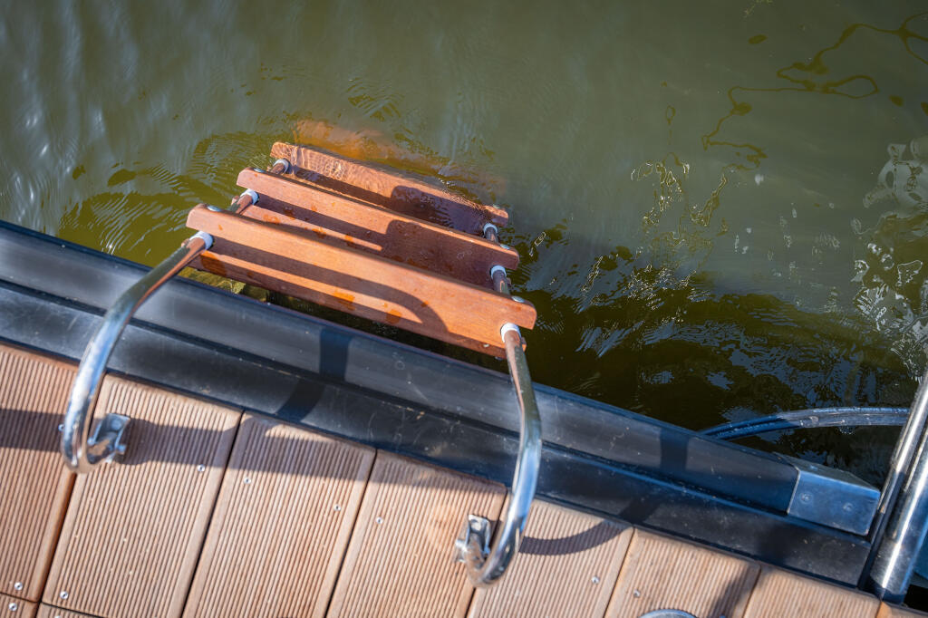 House boat 