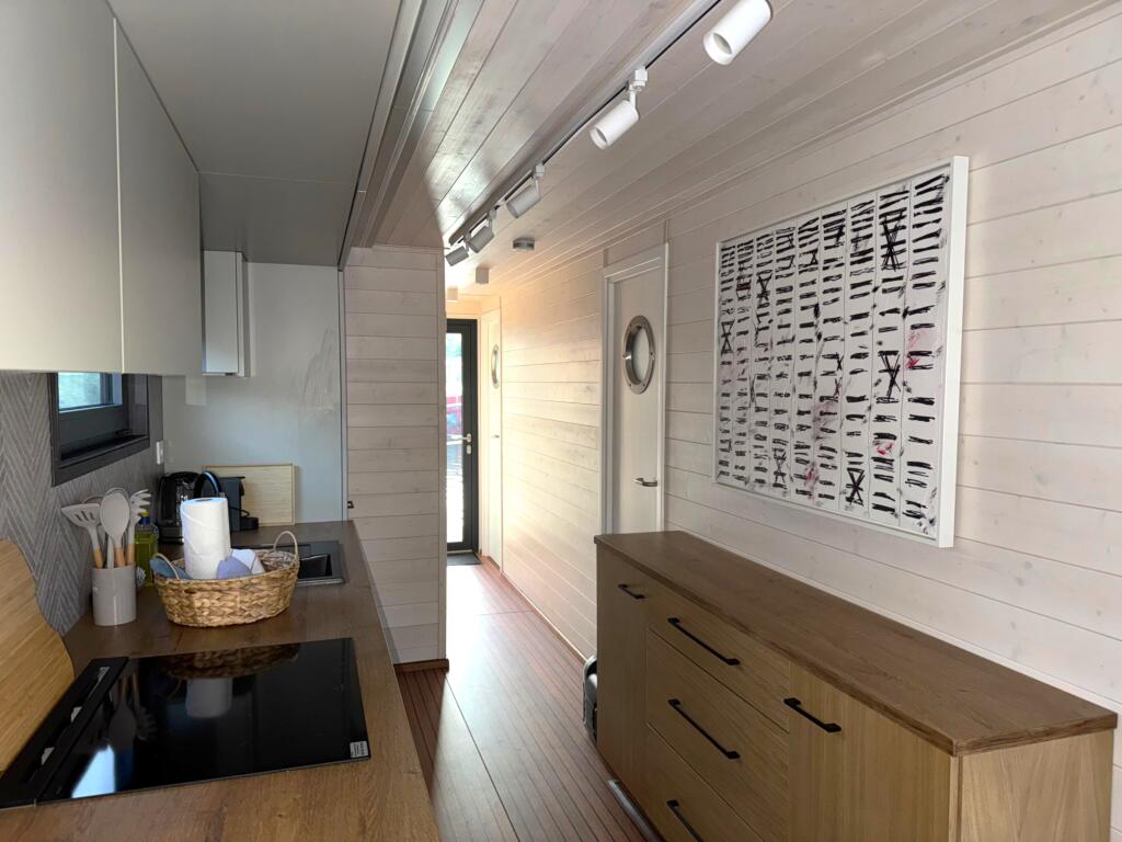 House boat 
