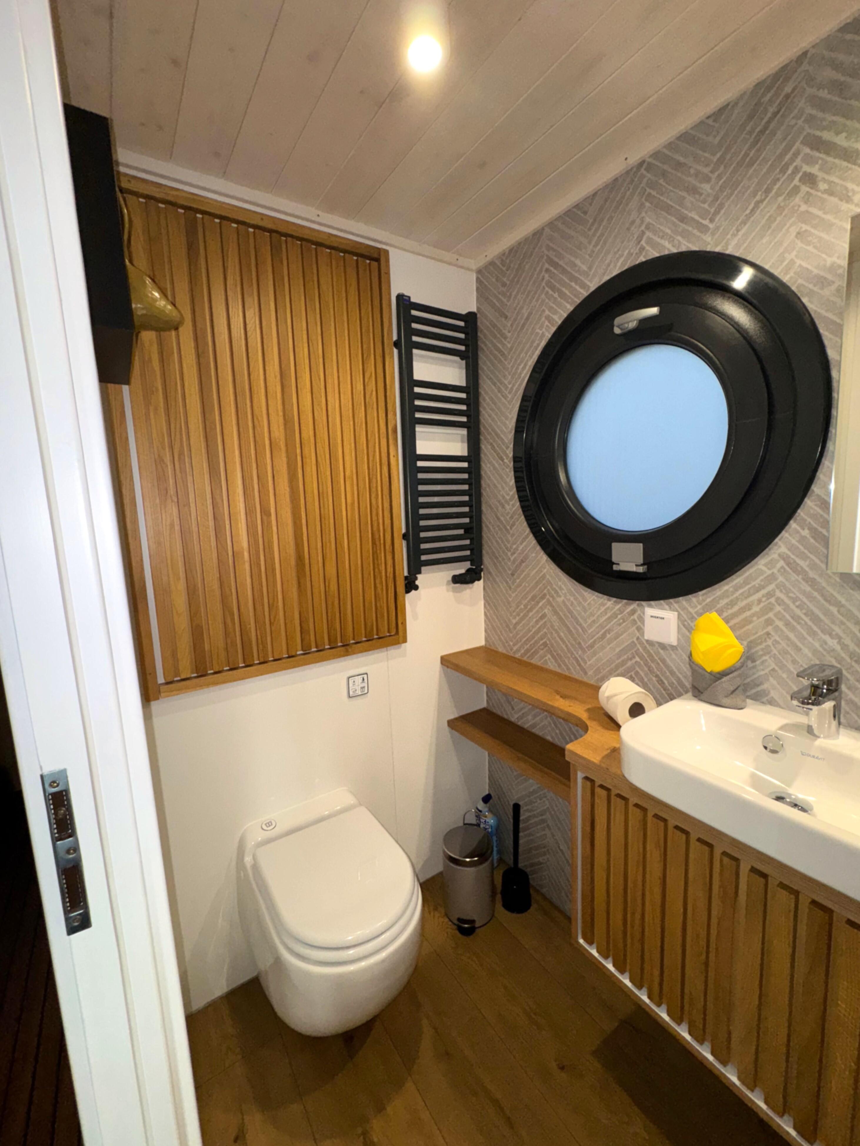 House boat 
