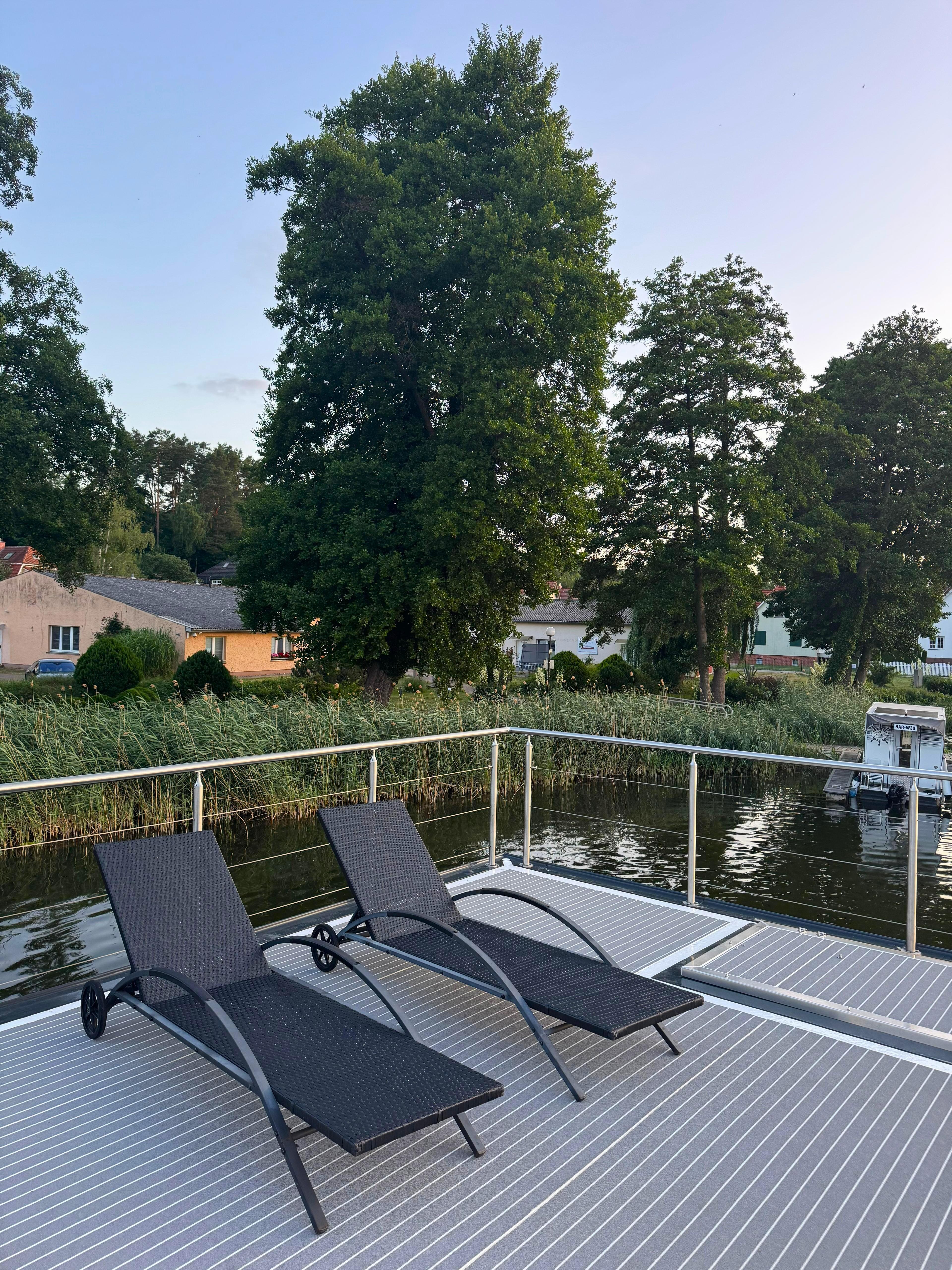 House boat 