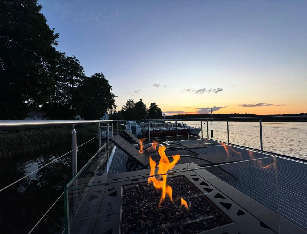 House boat 