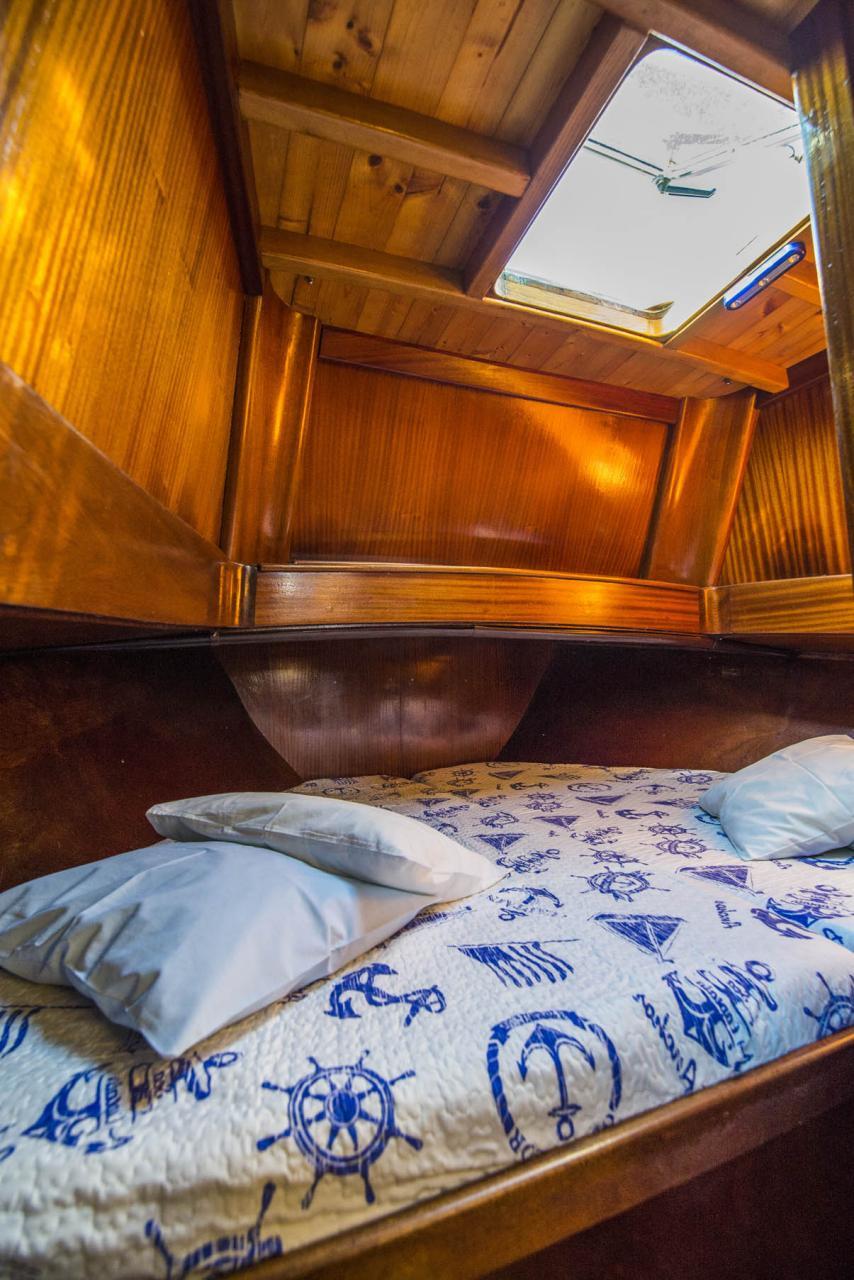 Motor yacht 