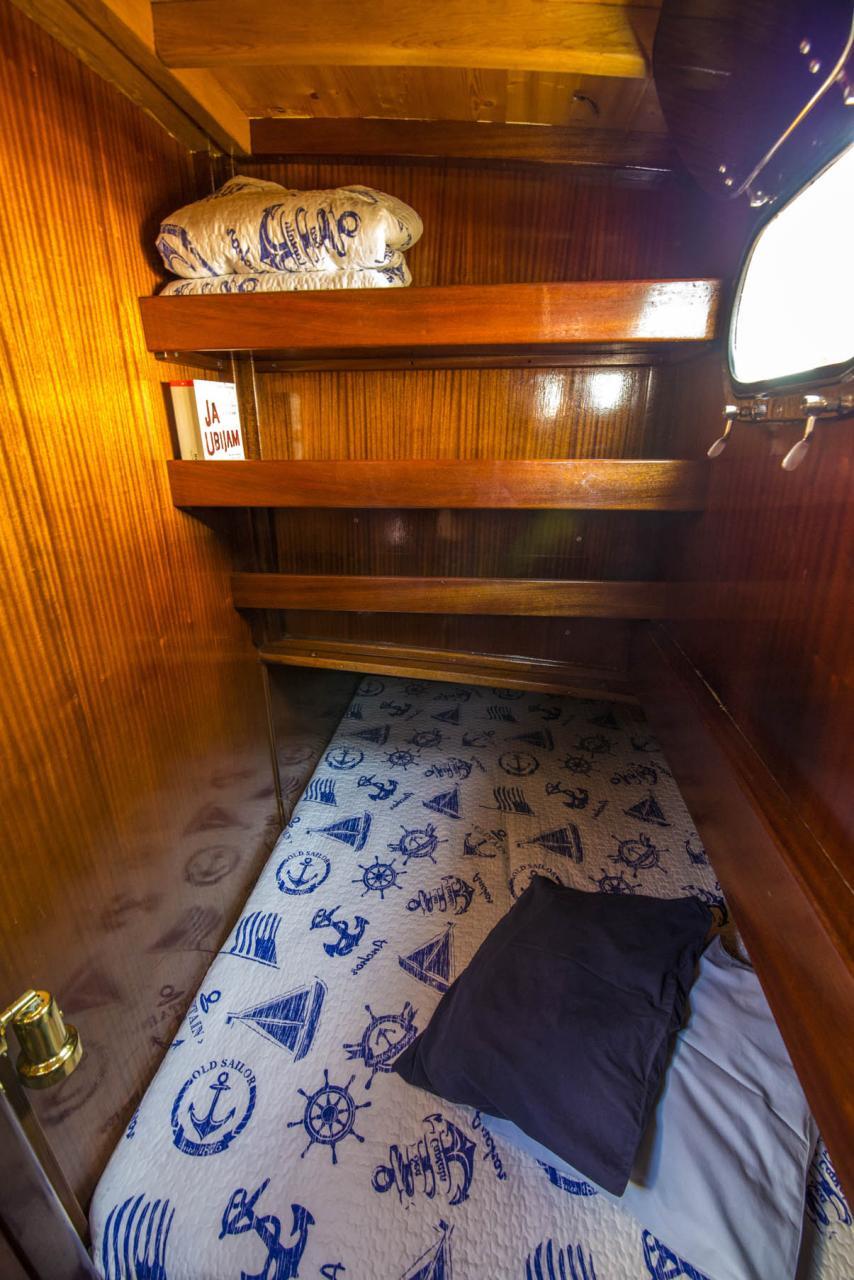 Motor yacht 