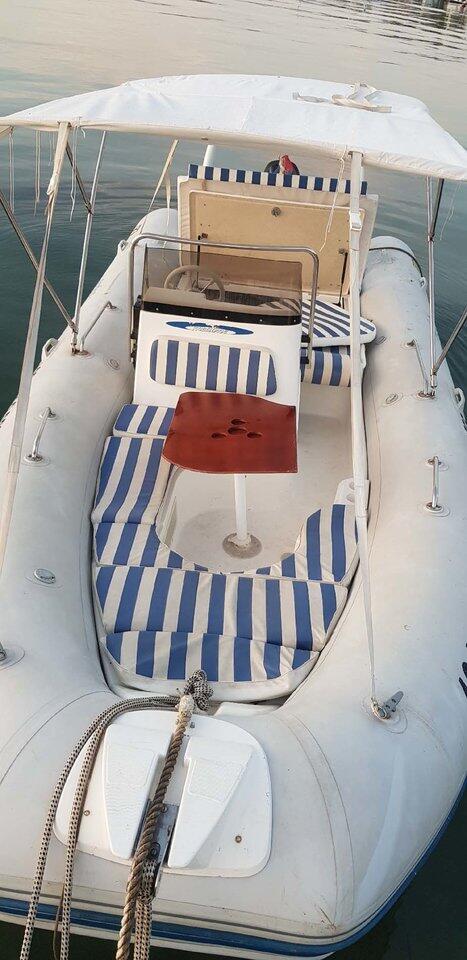 Rubber boat (R.I.B.) 
